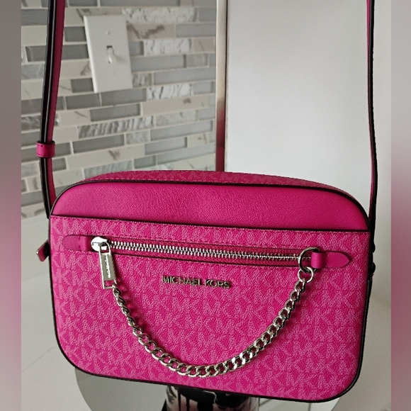 NEW Michael Kors Crossbody Bag - Dragon Fruit Monogram - Picture 4 of 13